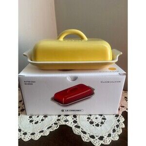 Le Creuset stoneware heritage butter dish 6" (Camomille/Yellow)